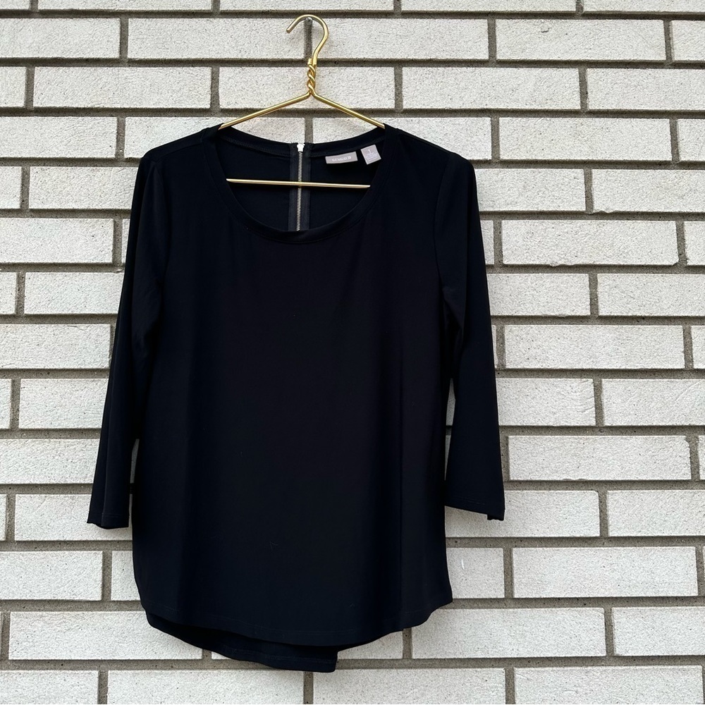 Chico’s Black Scoop Neck 3/4 Sleeve Back Zip Knit Top Minimal Classic Chic M